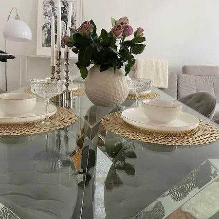 Altbau-oase Der Eleganz: Stadtnaher Komfort Pur *