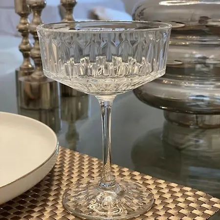 Altbau-oase Der Eleganz: Stadtnaher Komfort Pur Wiesbaden