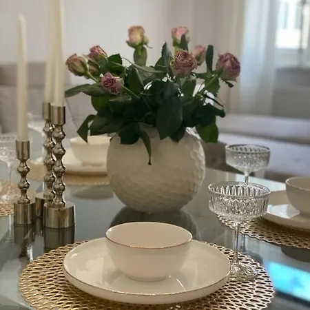 Altbau-oase Der Eleganz: Stadtnaher Komfort Pur Apartment *