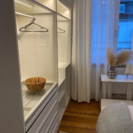 Altbau-oase Der Eleganz: Stadtnaher Komfort Pur *