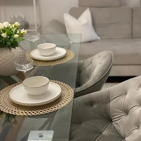 Altbau-oase Der Eleganz: Stadtnaher Komfort Pur *