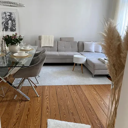 Altbau-oase Der Eleganz: Stadtnaher Komfort Pur