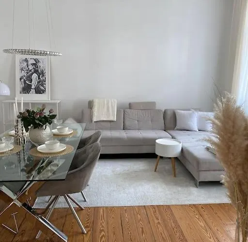 Altbau-oase Der Eleganz: Stadtnaher Komfort Pur Apartament