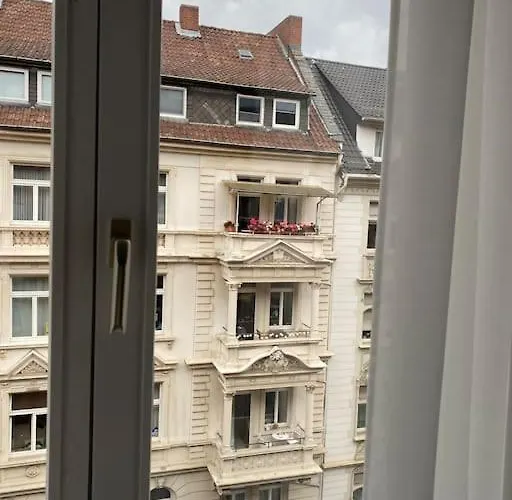 Altbau-oase Der Eleganz: Stadtnaher Komfort Pur *