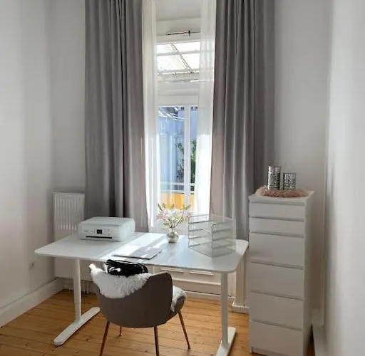 Altbau-oase Der Eleganz: Stadtnaher Komfort Pur *