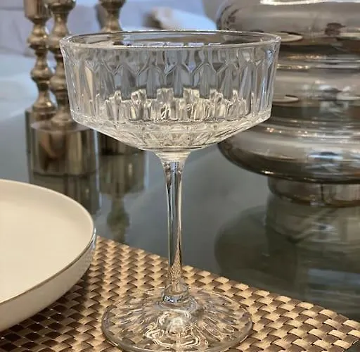 Altbau-oase Der Eleganz: Stadtnaher Komfort Pur Wiesbaden