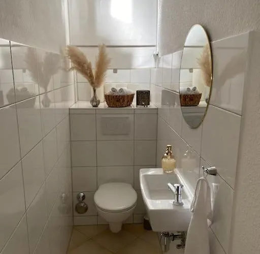 Altbau-oase Der Eleganz: Stadtnaher Komfort Pur Apartament *