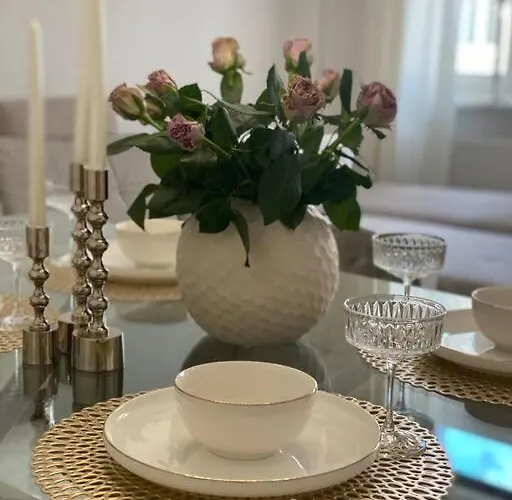 Altbau-oase Der Eleganz: Stadtnaher Komfort Pur Apartament *