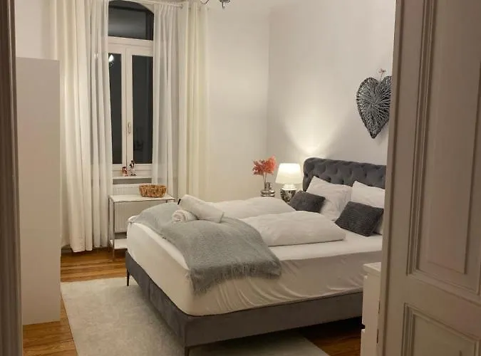 Altbau-oase Der Eleganz: Stadtnaher Komfort Pur