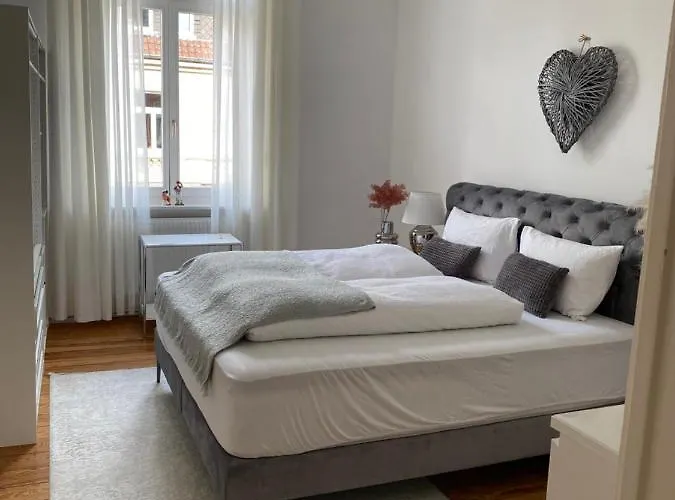 Altbau-oase Der Eleganz: Stadtnaher Komfort Pur Apartament